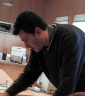 Trabajador del Departamento de Administración Trabajador del Departamento de Administración
