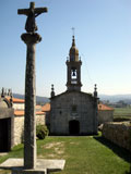 Iglesia y crucero de San Tirso de Cospindo