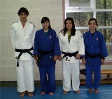 Los cuatro alumnos de la escuela municipal de judo Los cuatro alumnos de la escuela municipal de judo